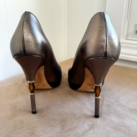 🌟GUCCI Scar Pelle Cuoio Sasso Nappa Silk Leather Pumps Heels Metallic Stone 38 - Picture 5 of 13